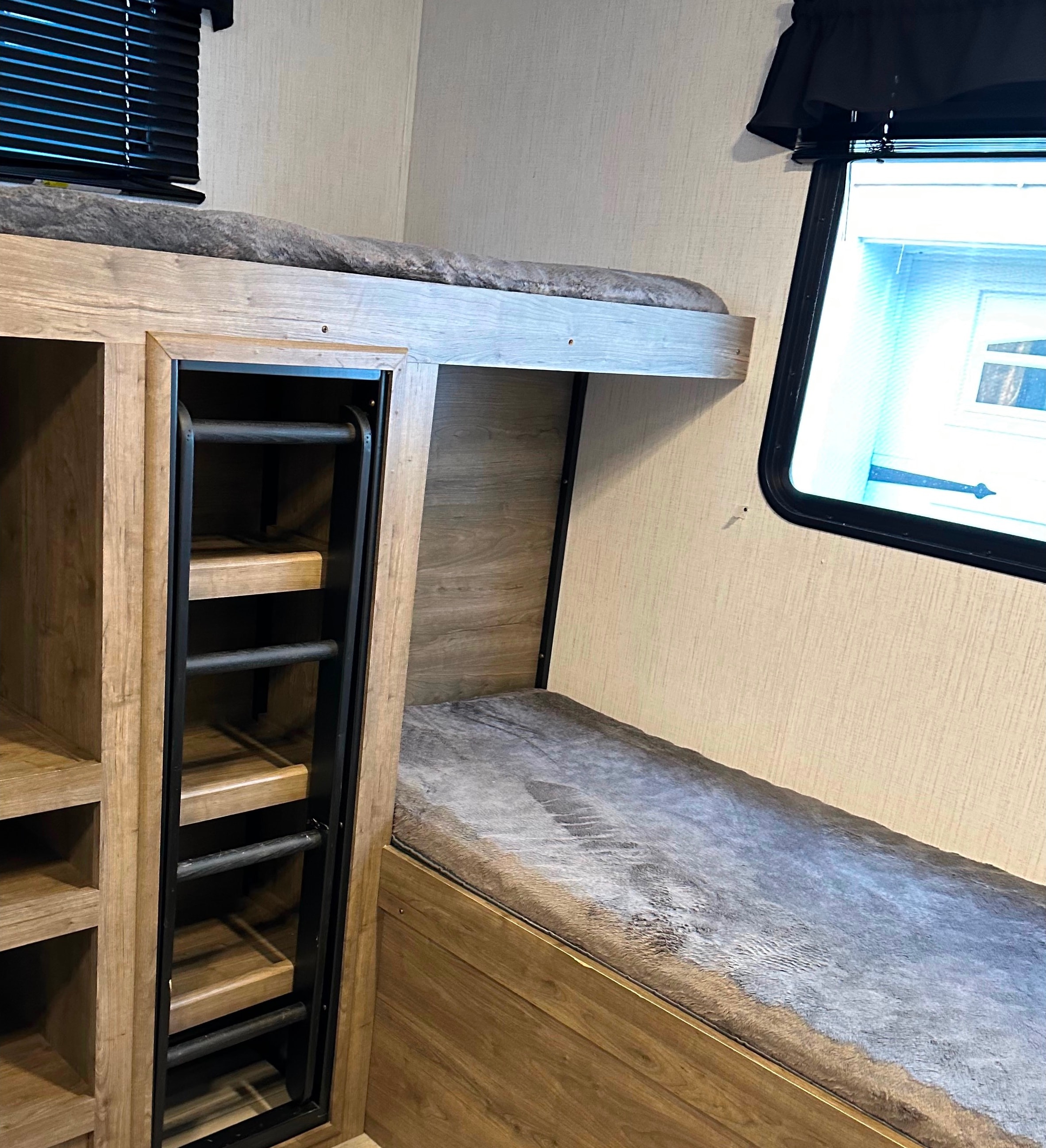 Heartland Pioneer Ds320 Travel Trailer