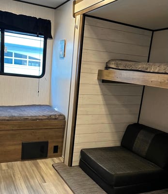 Heartland Pioneer Ds320 Travel Trailer