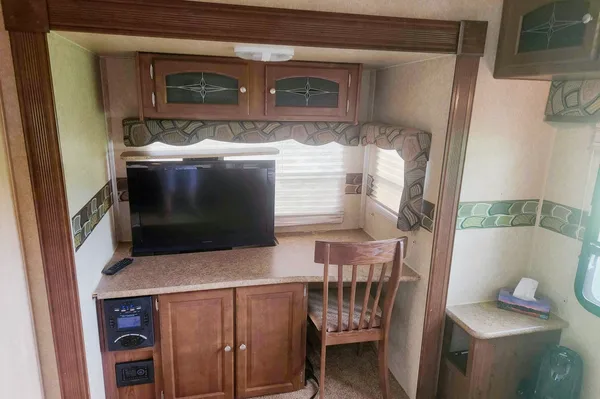 Patricia's Rockwood by Forest River Signature ULTRALITE Fifth Wheel