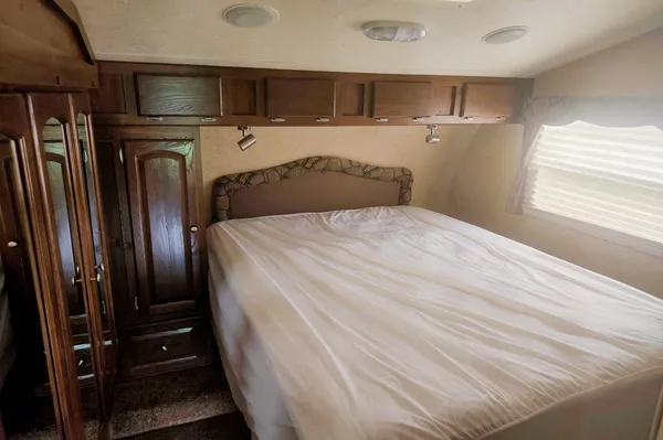 Patricia's Rockwood by Forest River Signature ULTRALITE Fifth Wheel