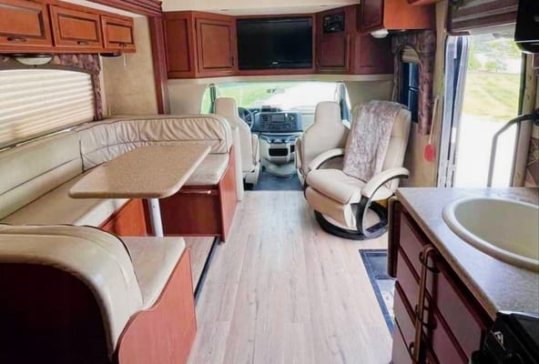 Colan's Thor Motor Coach Citation Class C