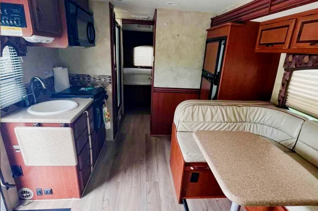 Colan's Thor Motor Coach Citation  Class C