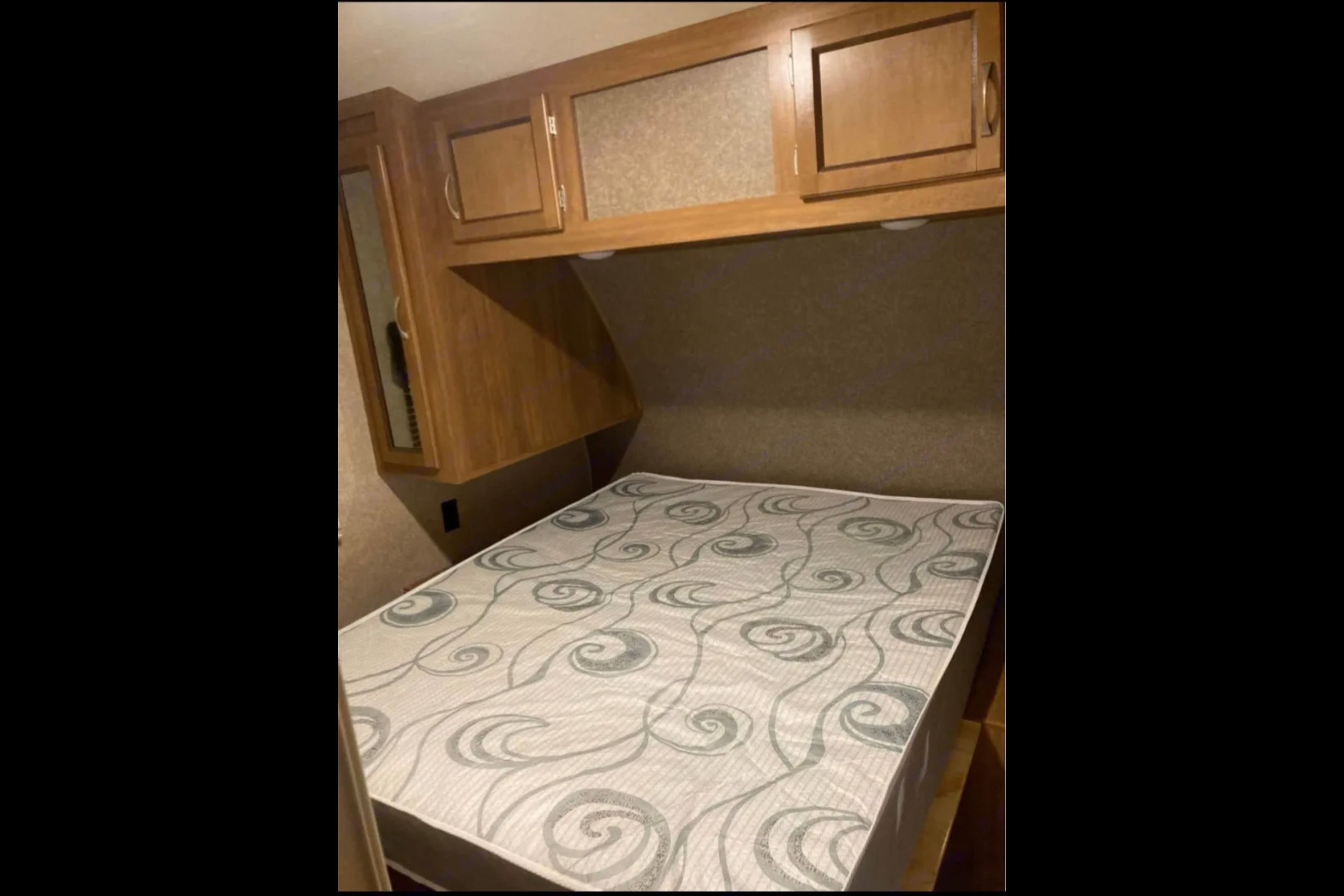 BIG Family Fun, Year Round Coachmen Catalina Legacy Edition Travel Trailer