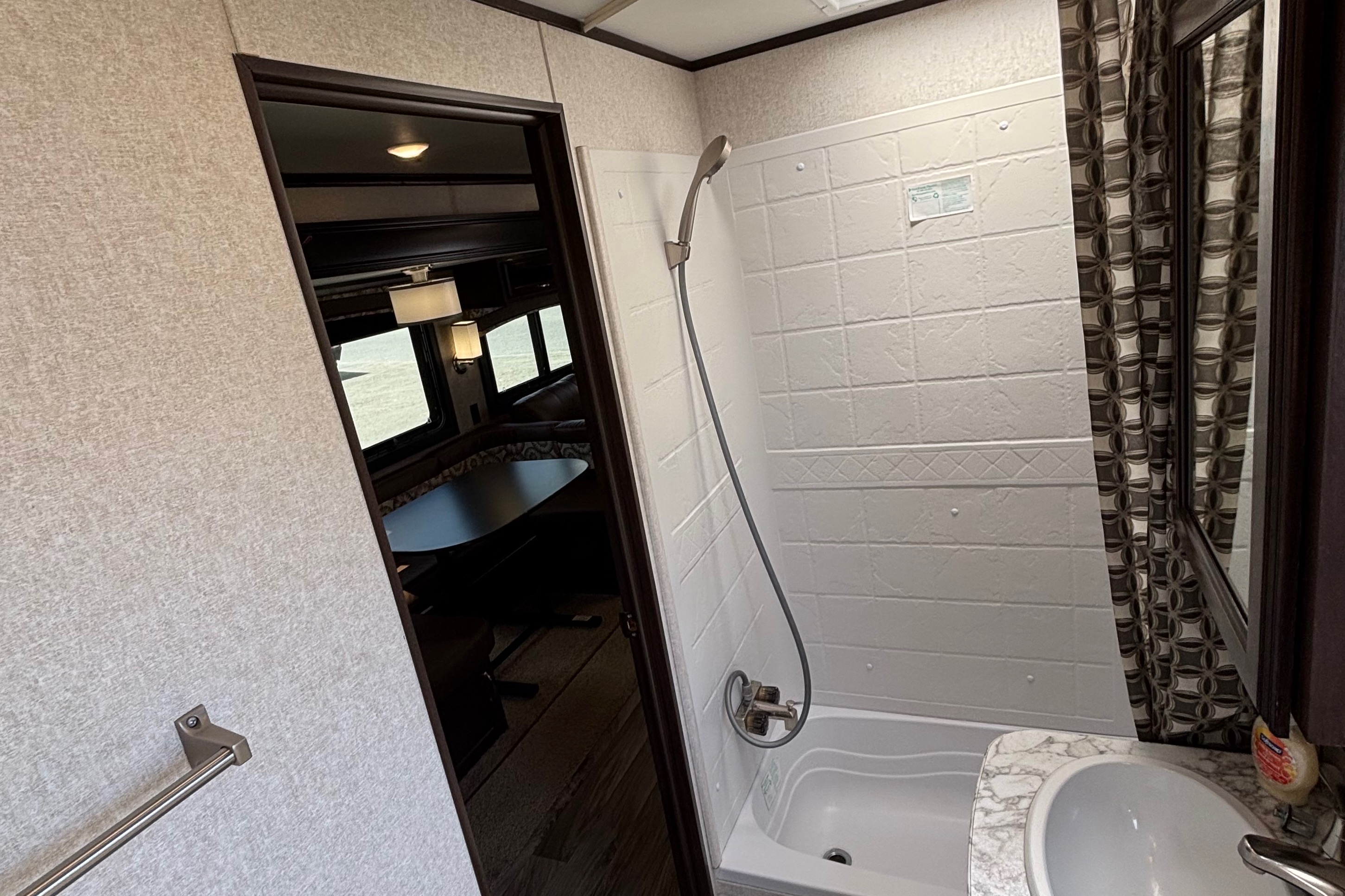 ✨Jayco Jay Flight 32BHDS – Sleeps 10 | Outdoor Kitchen | Family Bunkhouse ✨