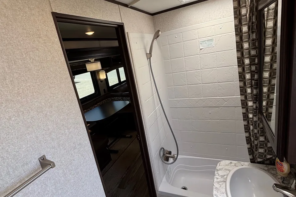 ✨Jayco Jay Flight 32BHDS – Sleeps 10 | Outdoor Kitchen | Family Bunkhouse ✨