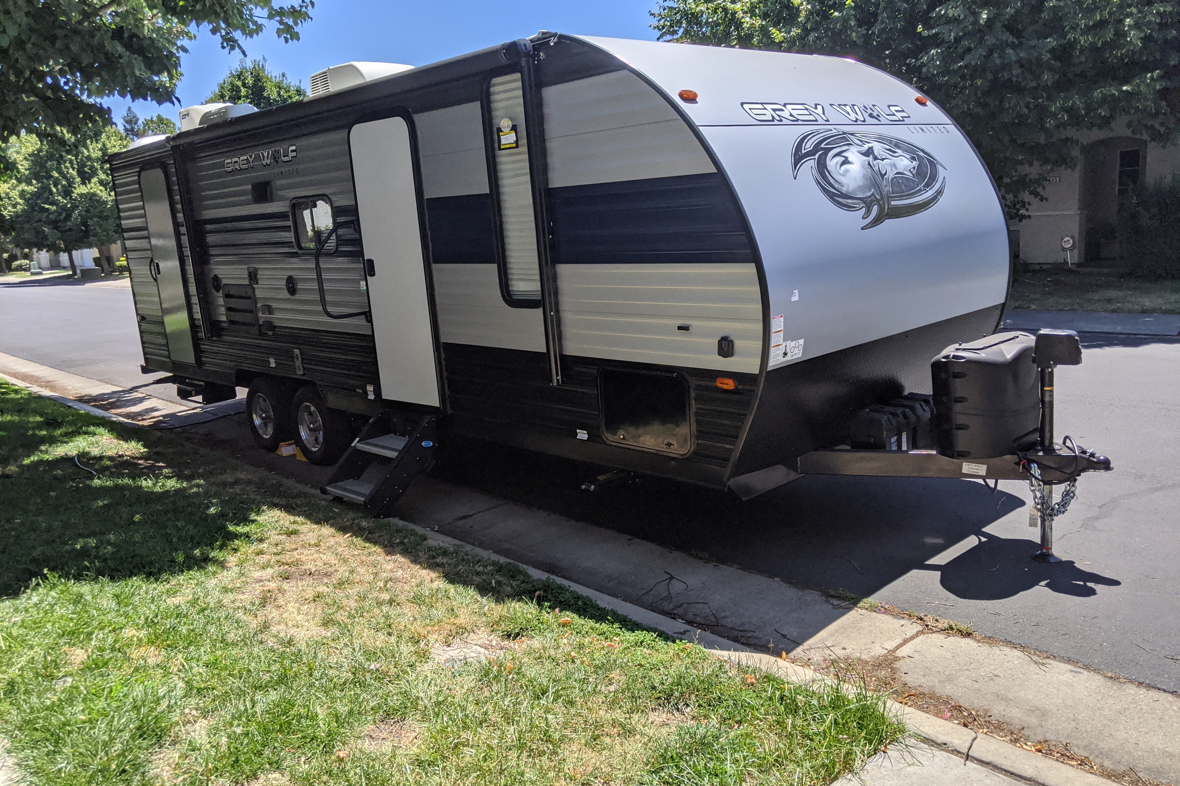 23 ft 1 Queen bed with Bunkbeds family friendly Travel Trailer