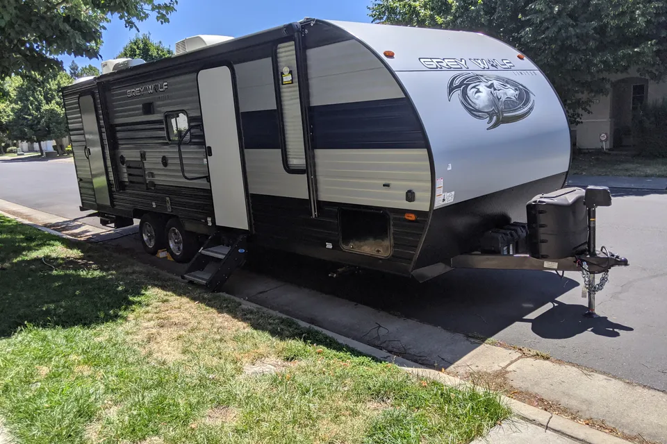 23 ft 1 Queen bed with Bunkbeds family friendly Travel Trailer