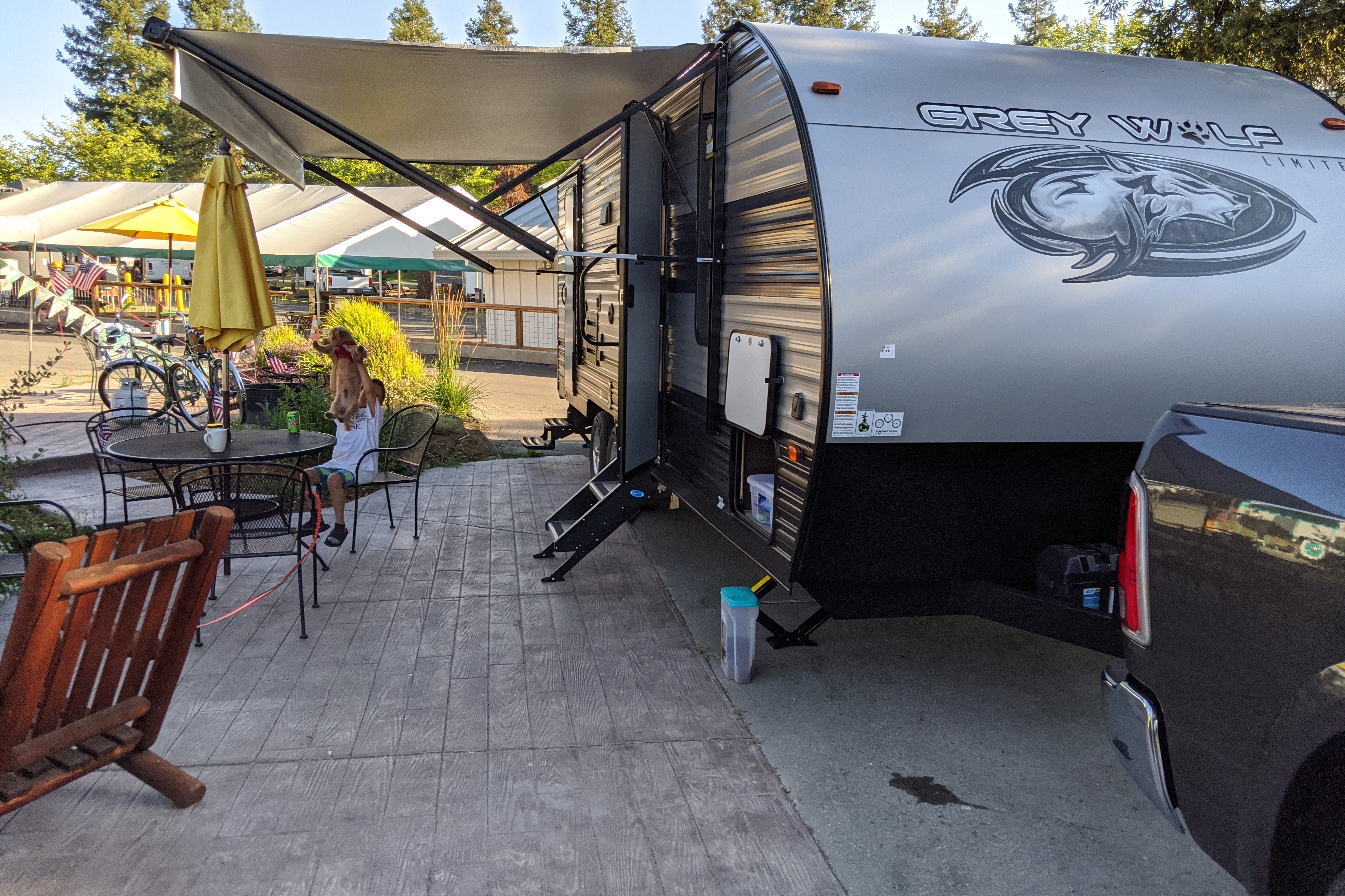 23 ft 1 Queen bed with Bunkbeds family friendly Travel Trailer