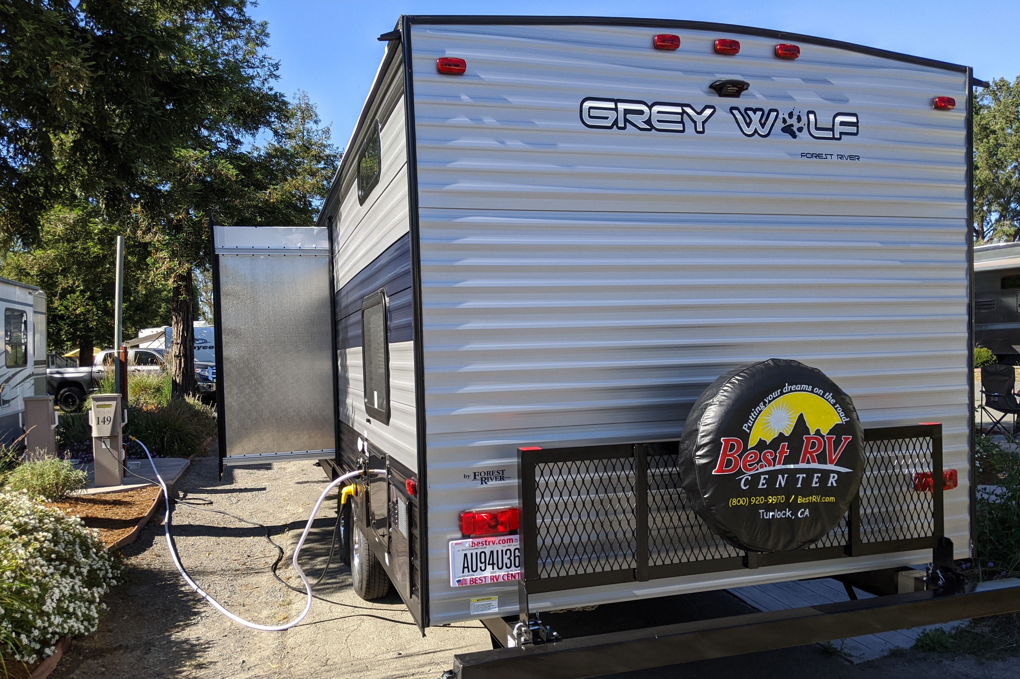 23 ft 1 Queen bed with Bunkbeds family friendly Travel Trailer