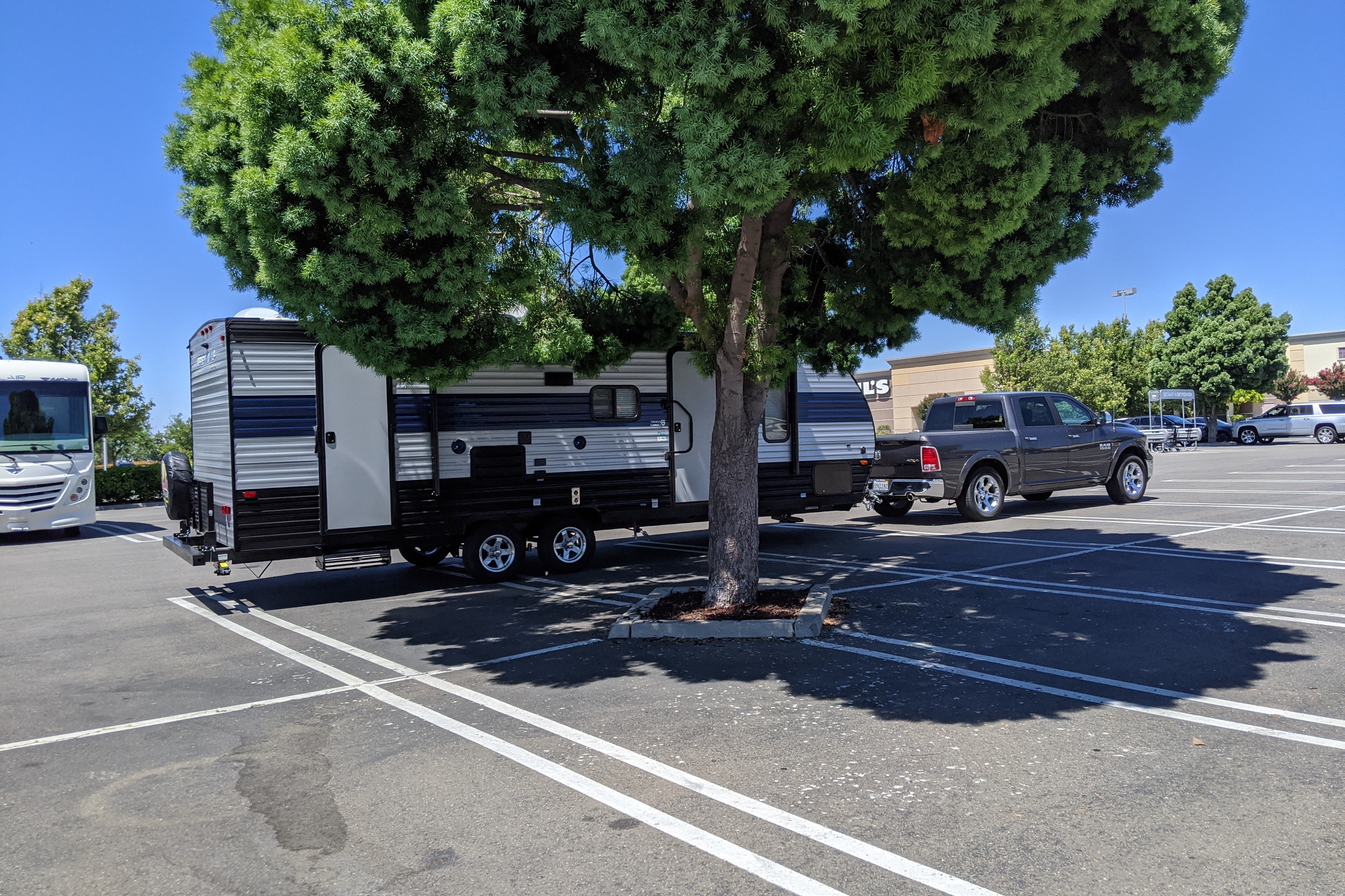 23 ft 1 Queen bed with Bunkbeds family friendly Travel Trailer