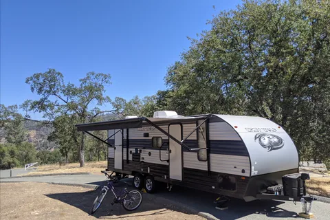 23 ft 1 Queen bed with Bunkbeds family friendly Travel Trailer