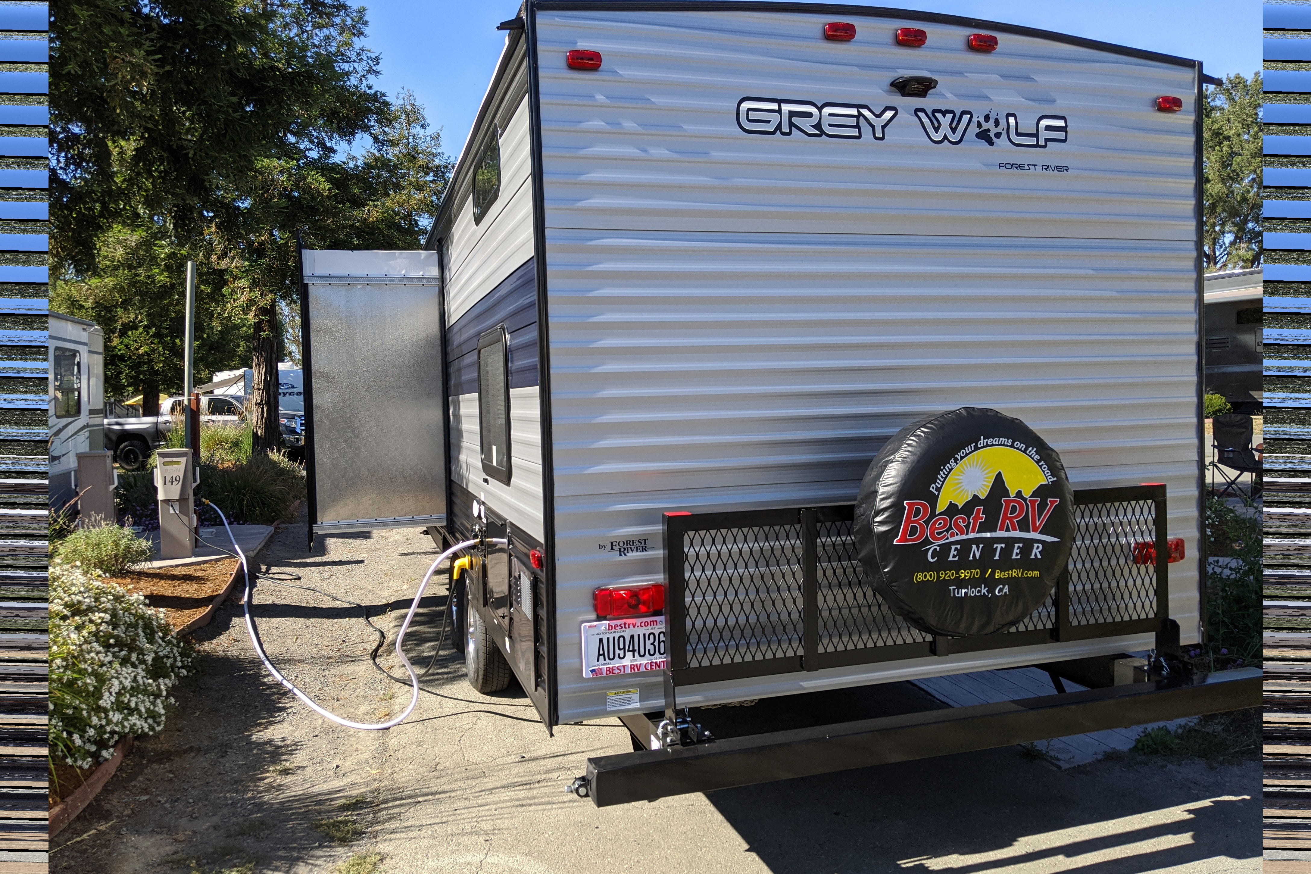 23 ft 1 Queen bed with Bunkbeds family friendly Travel Trailer