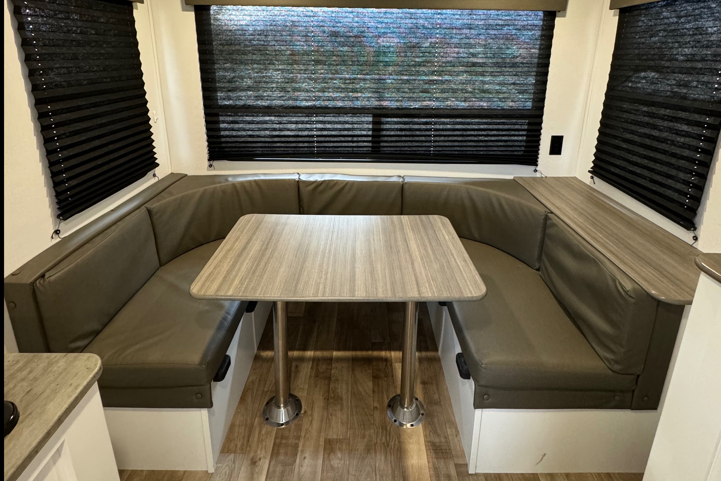 Viktoriya’s Hideout 2022 Travel Trailer