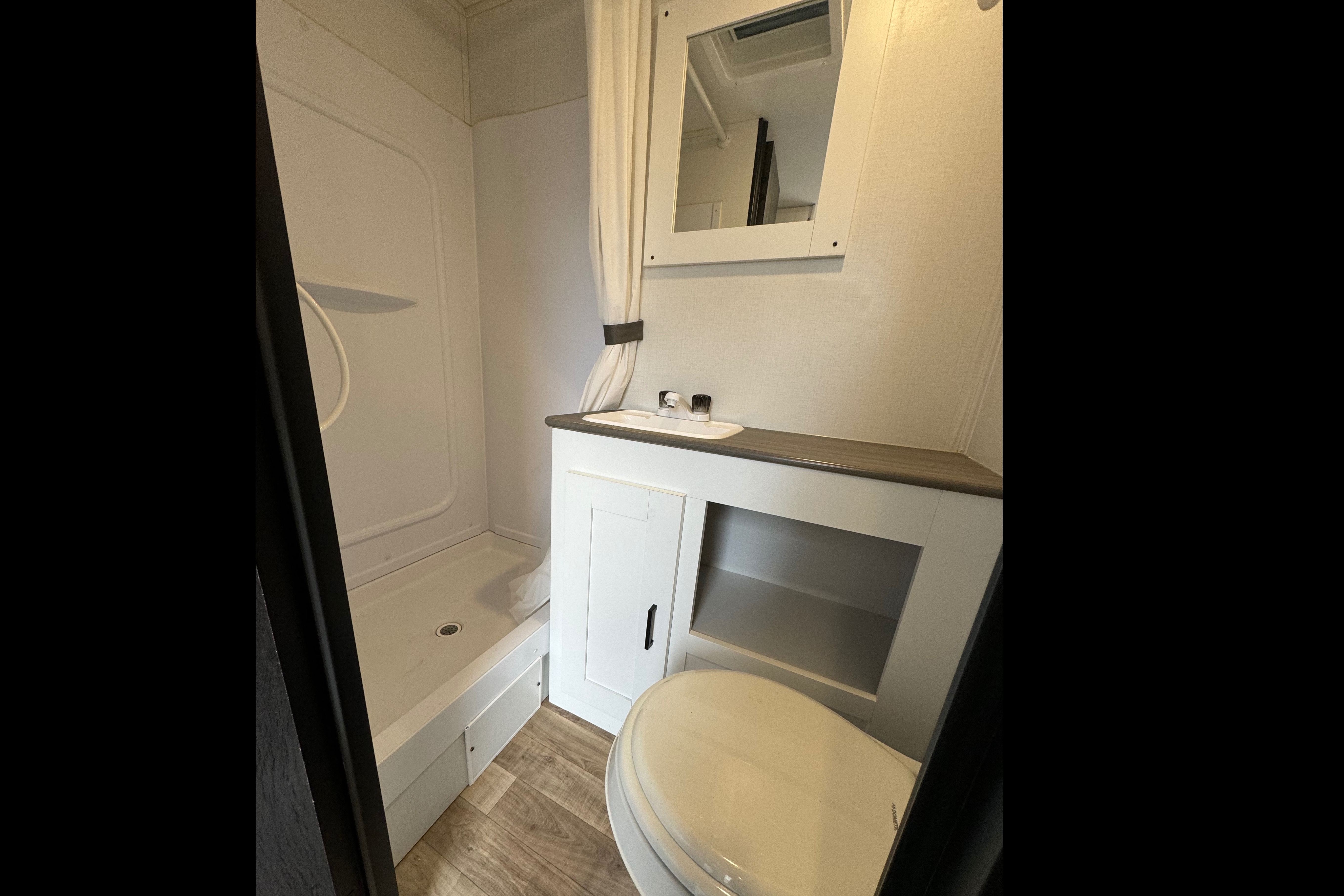 Viktoriya’s Hideout 2022 Travel Trailer
