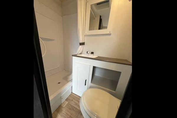 Viktoriya’s Hideout 2022 Travel Trailer
