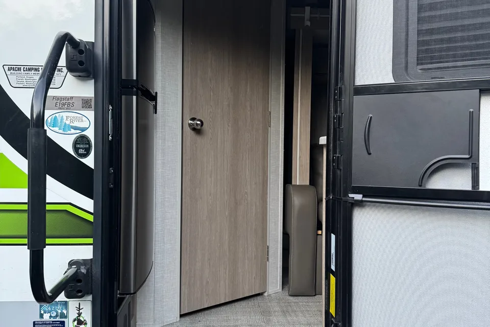Cory's Flagstaff E Pro 19FBS Travel Trailer