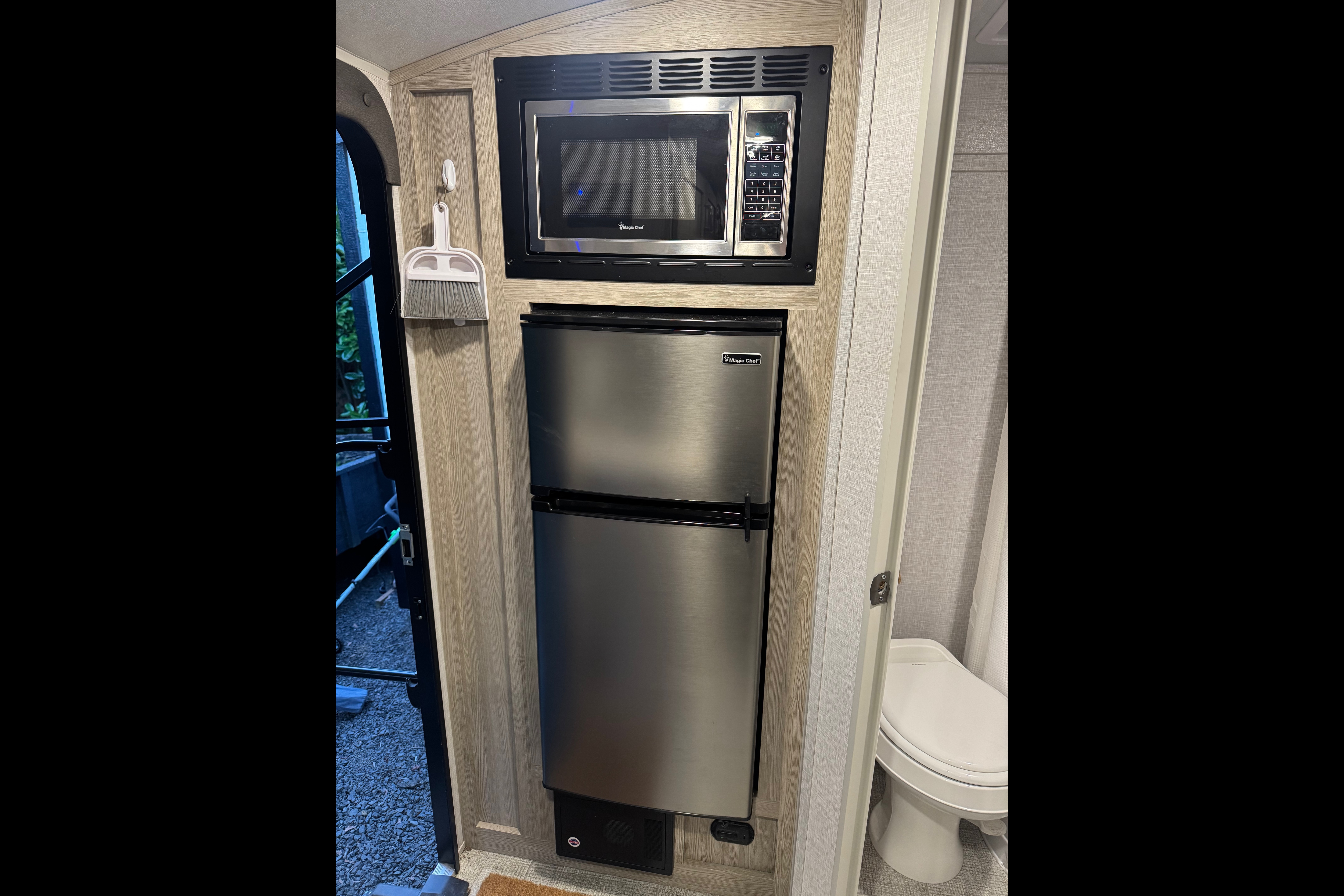 Cory's Flagstaff E Pro 19FBS Travel Trailer