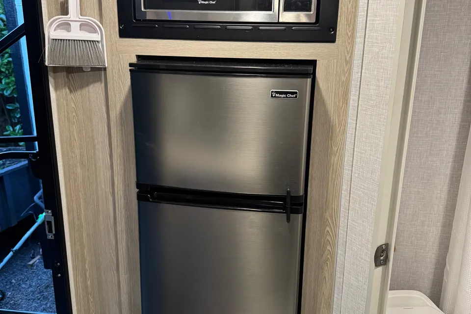 Cory's Flagstaff E Pro 19FBS Travel Trailer