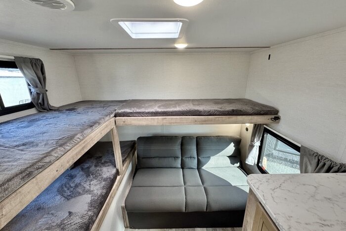 Your Family Vacation Spot / Grand River 32BRE Travel Trailer