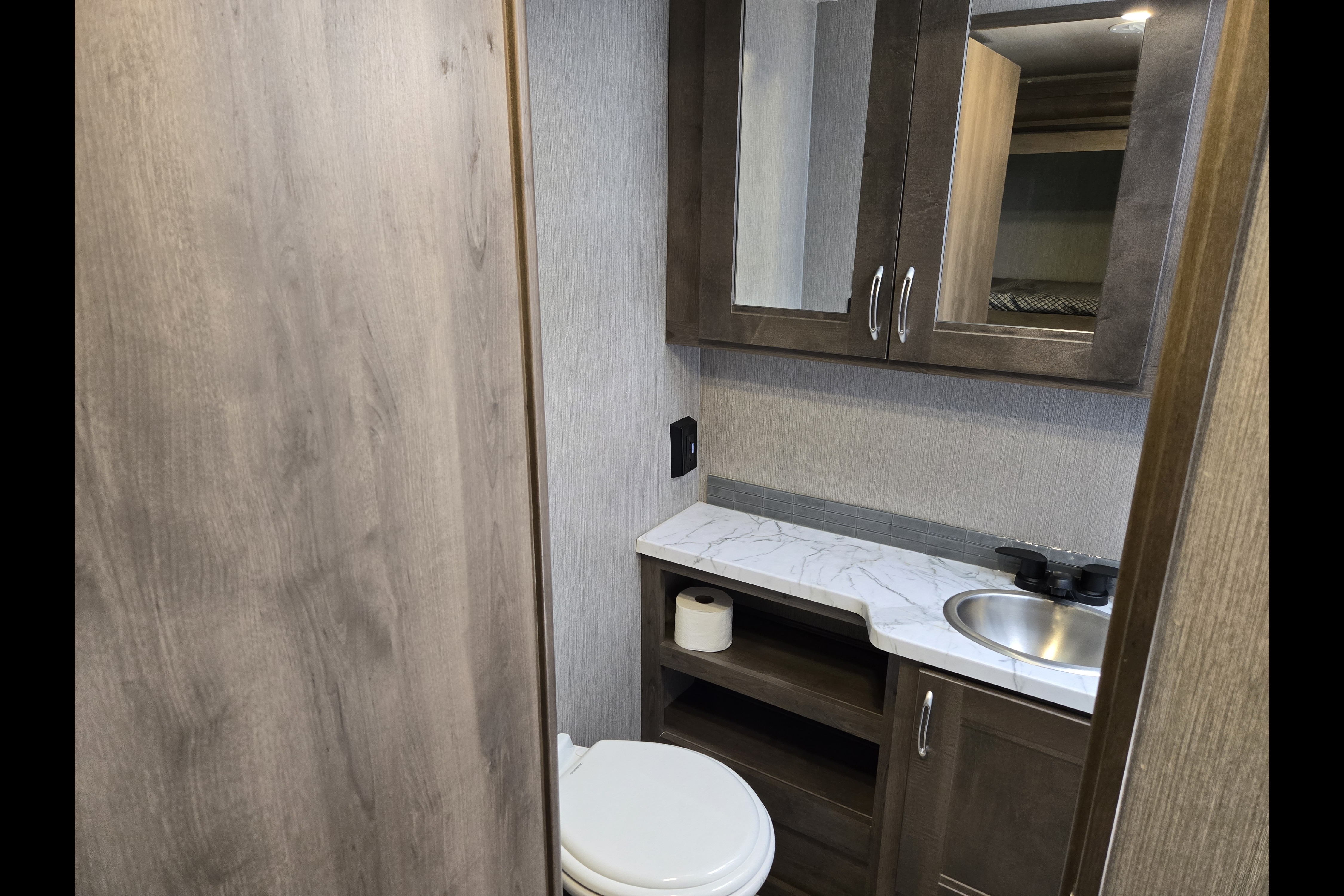 32' Bunkhouse | Bunks + Smart TVs | Pet/Smoke-Free