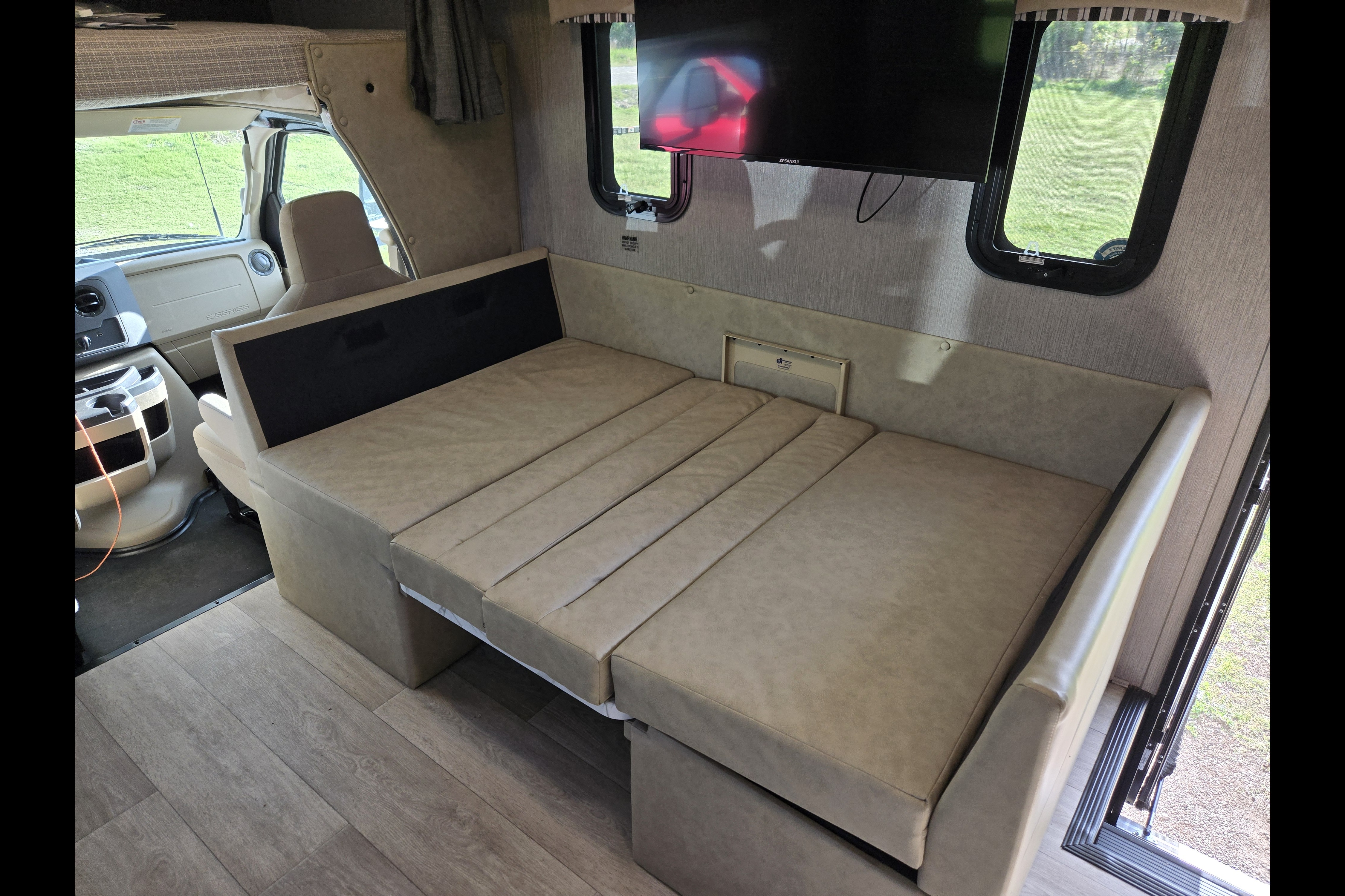 32' Bunkhouse | Bunks + Smart TVs | Pet/Smoke-Free