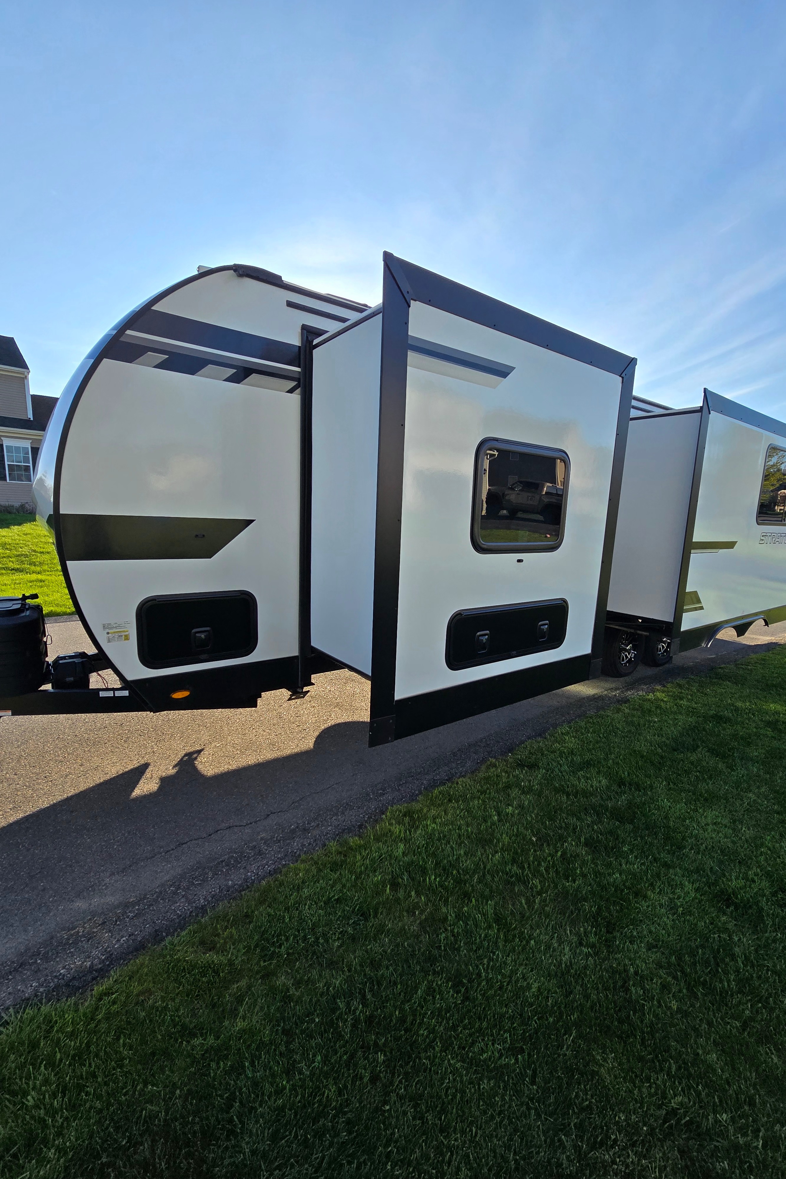 Tate and Allison's Venture Stratus 302VBH Travel Trailer