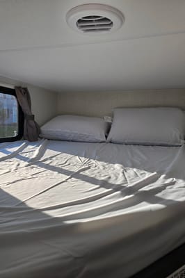 Tate and Allison's Venture Stratus 302VBH Travel Trailer