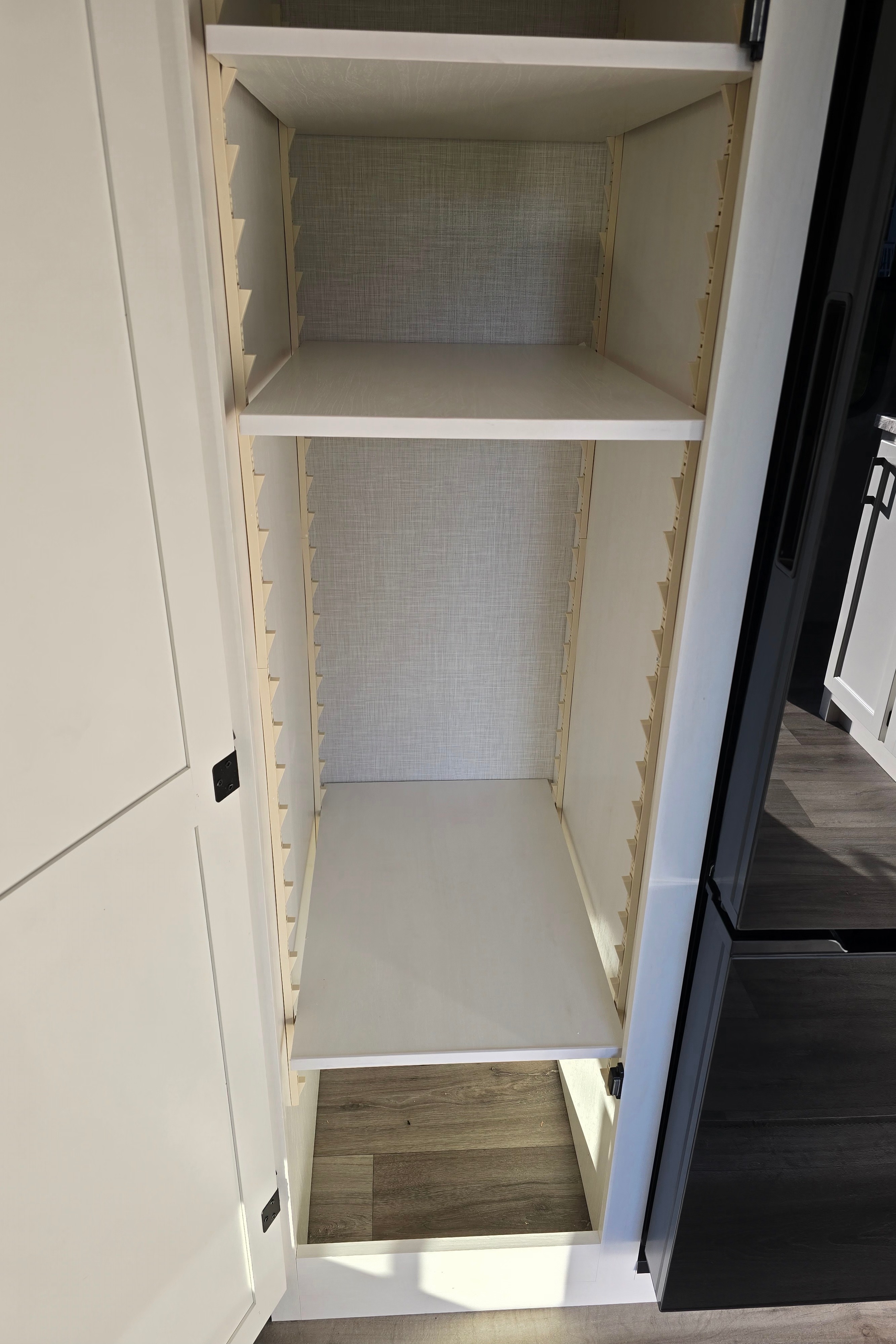 Tate and Allison's Venture Stratus 302VBH Travel Trailer