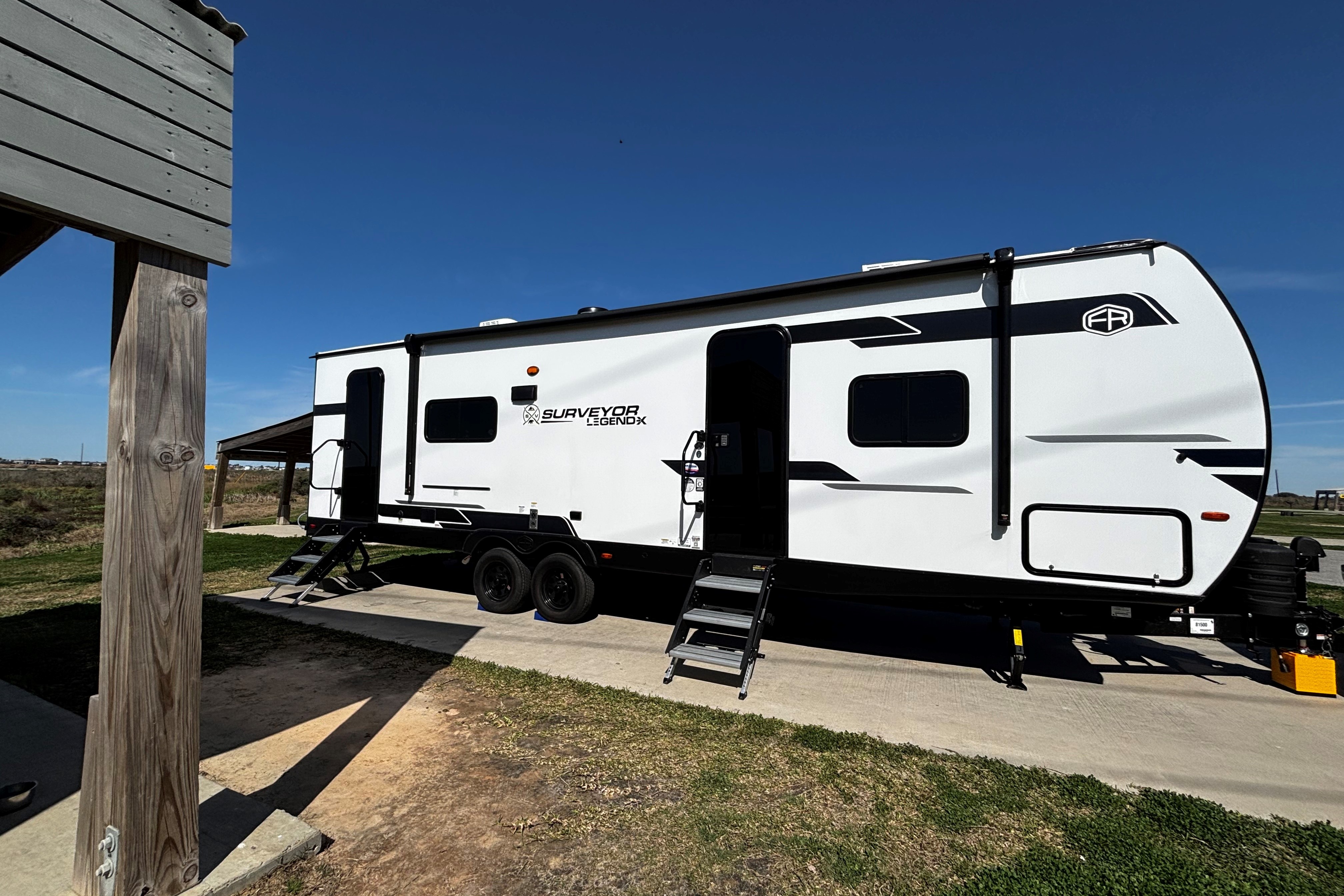 Brand New 2025 Surveyor 27 Camp