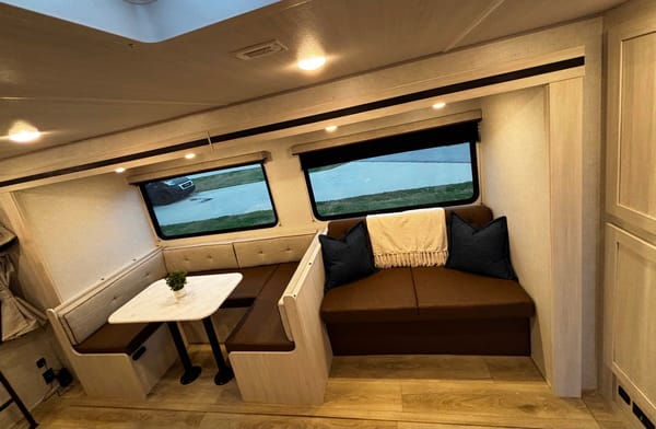 Brand New 2025 Surveyor 27 Camp