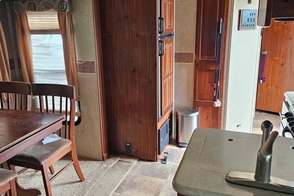 Steve 's Forest River Rockwood Signature Ultra lite Travel Trailer