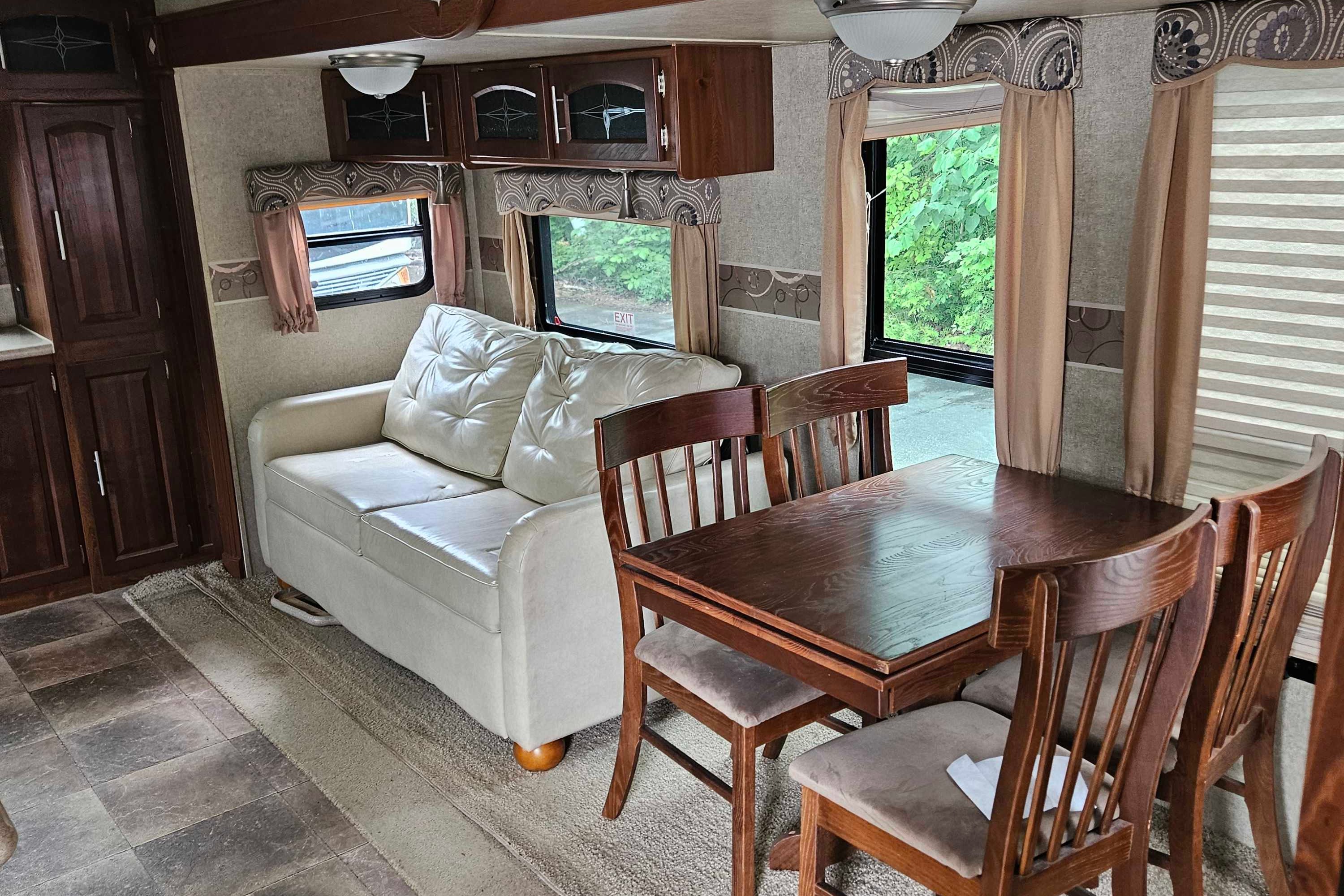 Steve 's Forest River Rockwood Signature Ultra lite Travel Trailer