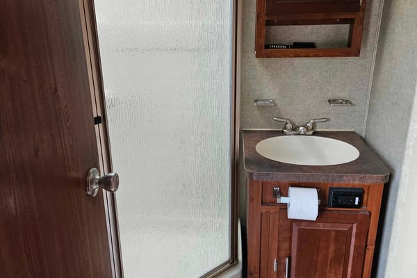 Steve 's Forest River Rockwood Signature Ultra lite Travel Trailer