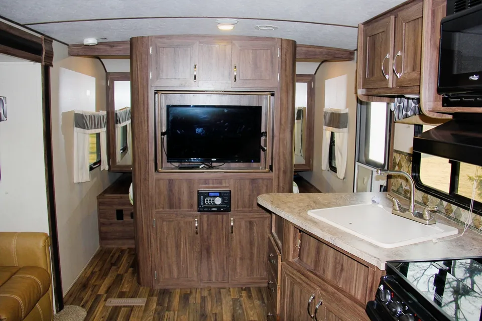 Jeremy 's Igo 28bhs Travel Trailer