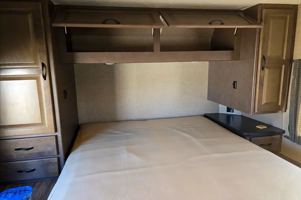 Fireside RV's 2019 Thor Motor Coach Majestic 28A - LMI1519