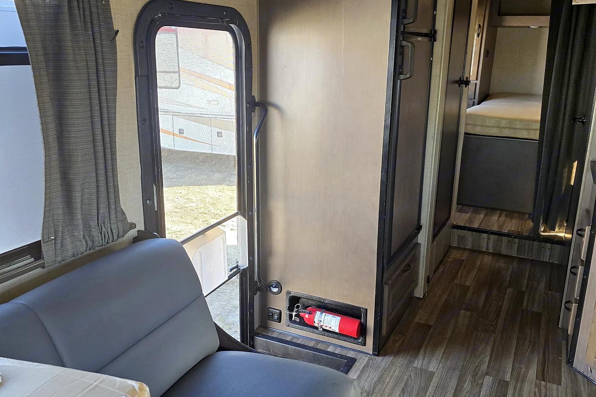 Fireside RV's 2019 Thor Motor Coach Majestic 28A - LMI1519