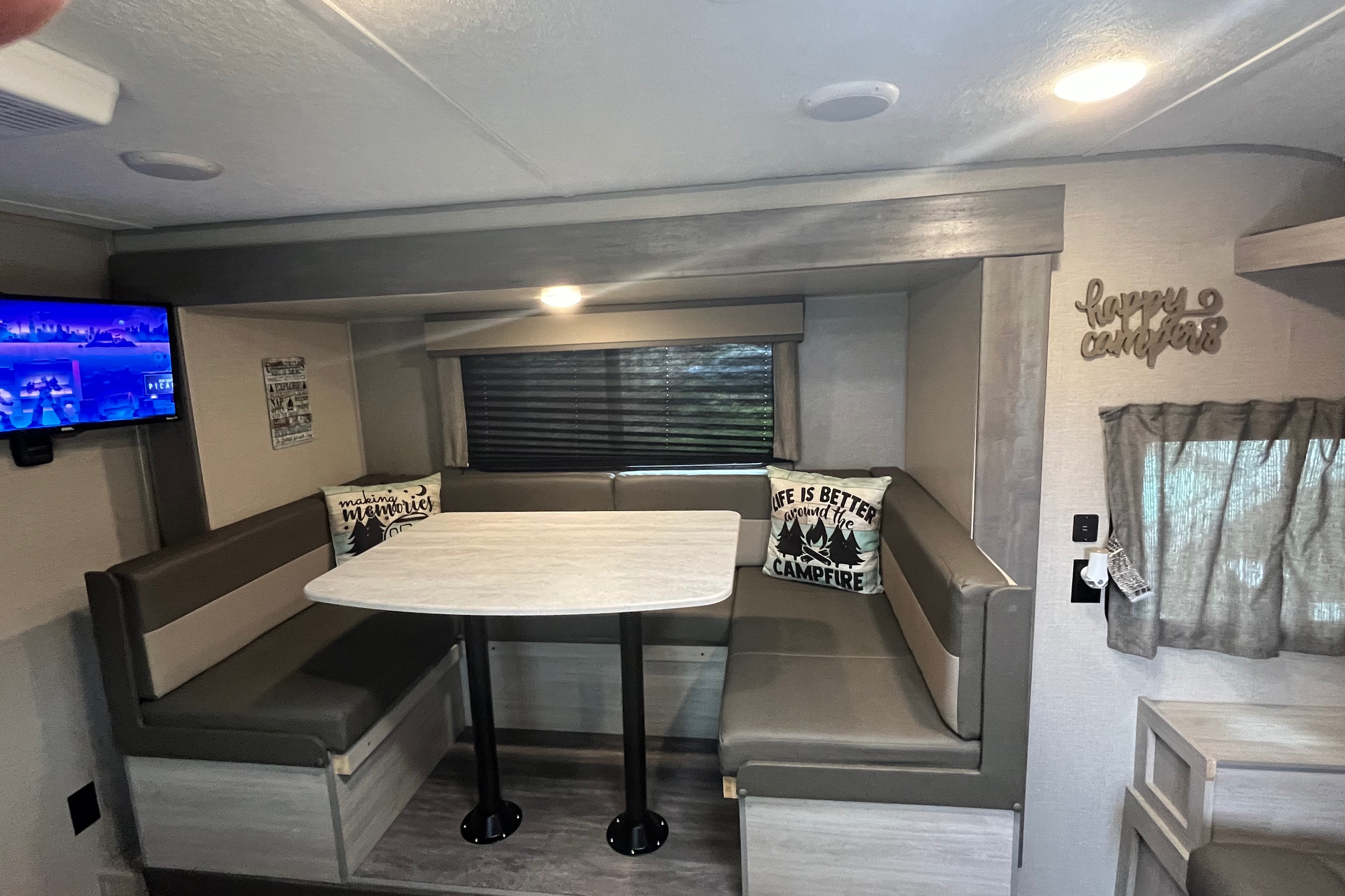 Felix's Forest River Aurora 18bhs Travel Trailer