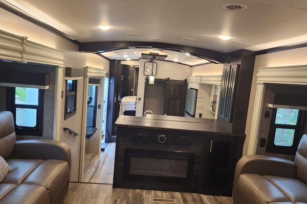Ultimate Luxury RV Glamping Experience! - Delivery Only - NOT FOR OHV AREAS