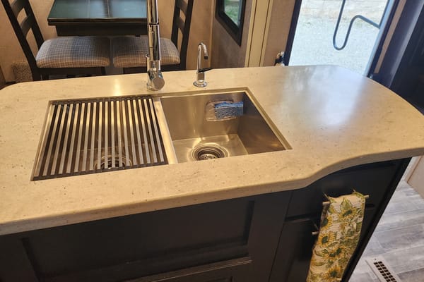 Ultimate Luxury RV Glamping Experience! - Delivery Only - NOT FOR OHV AREAS
