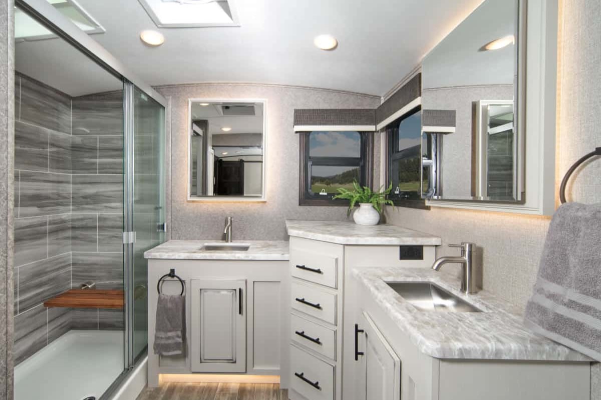 Ultimate Luxury RV Glamping Experience! - Delivery Only - NOT FOR OHV AREAS 