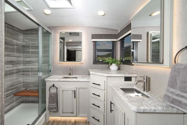 Ultimate Luxury RV Glamping Experience! - Delivery Only - NOT FOR OHV AREAS
