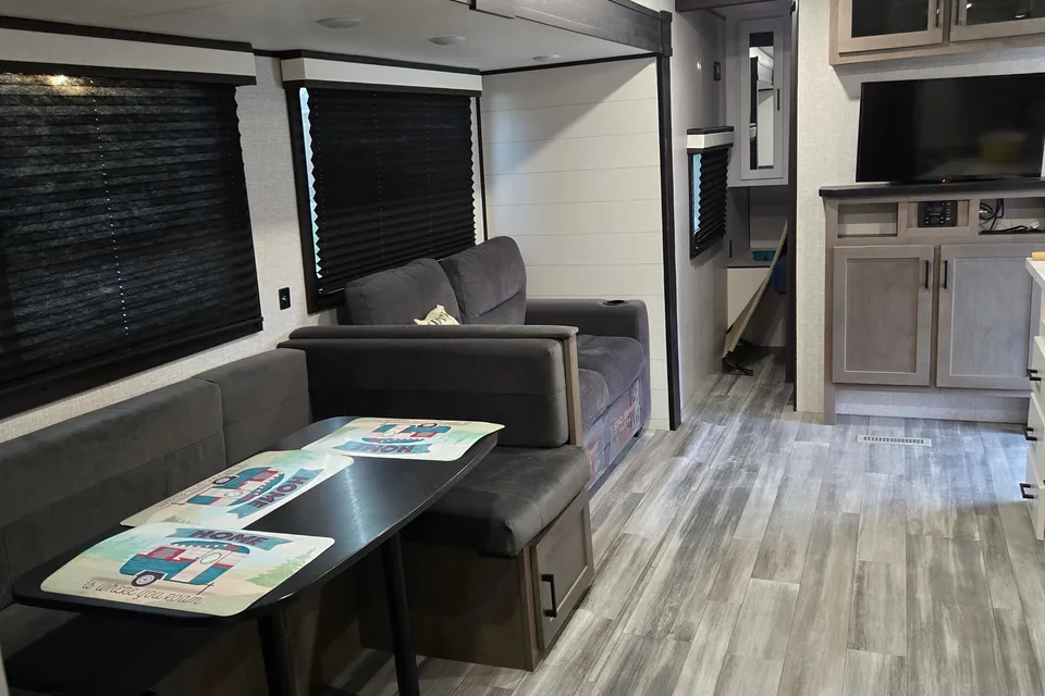 J & J Ball Summer Escape - Jayco 324 BDS Travel Trailer
