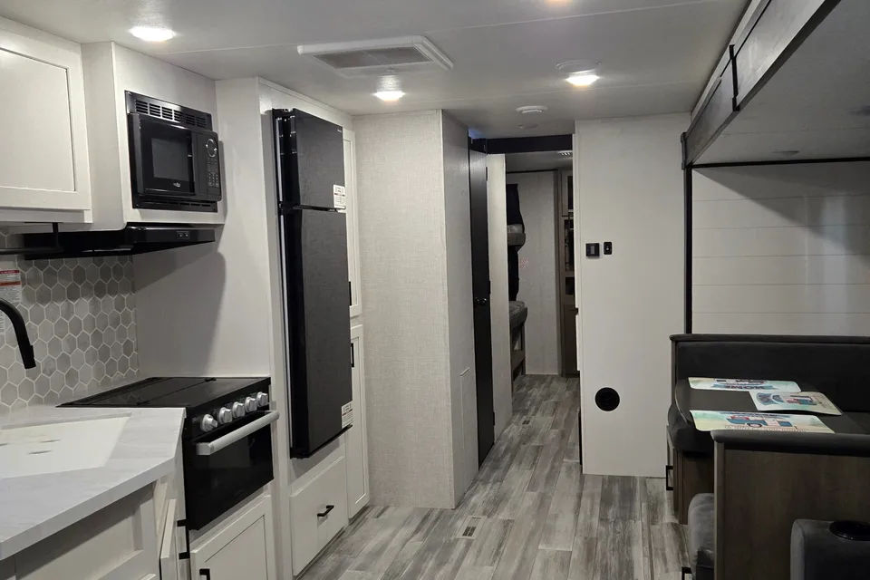 J & J Ball Summer Escape - Jayco 324 BDS Travel Trailer