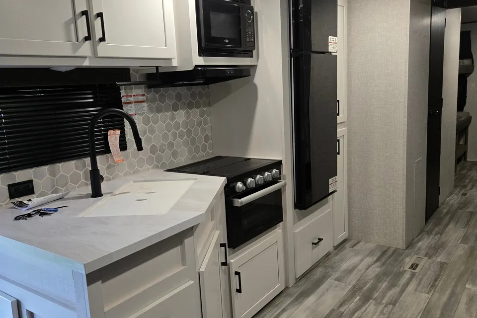 J & J Ball Summer Escape - Jayco 324 BDS Travel Trailer