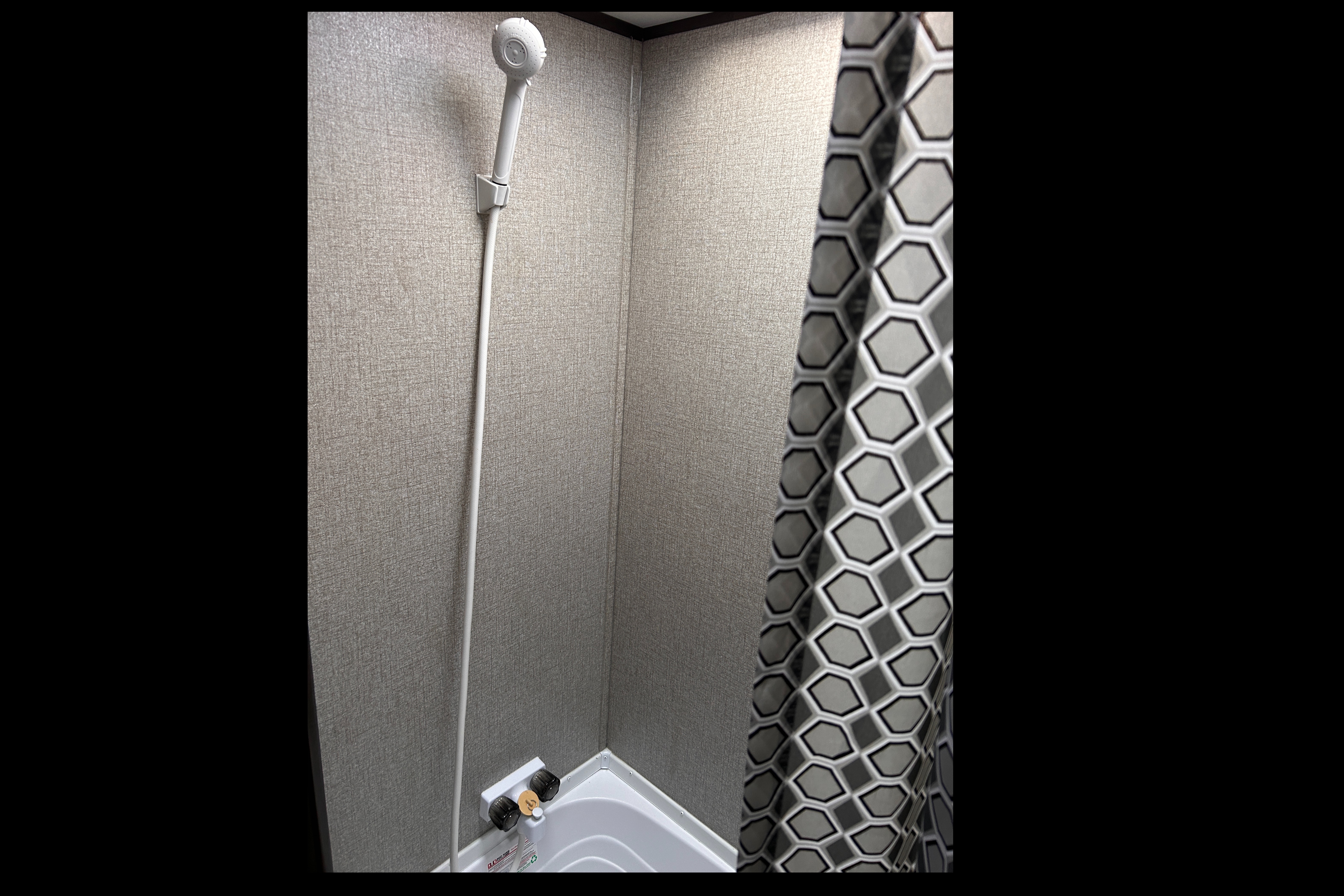 OVRR's Jayco 21ft Solar - sleeps 6, pet friendly, light trailer, tows easy!