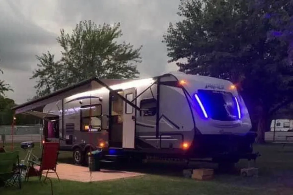 Coachmen Apex RBK 251 Roulotte