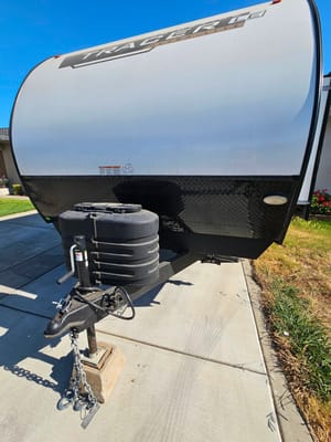 Lindsey's Primetime Tracer LE Ultra Lite Travel Trailer