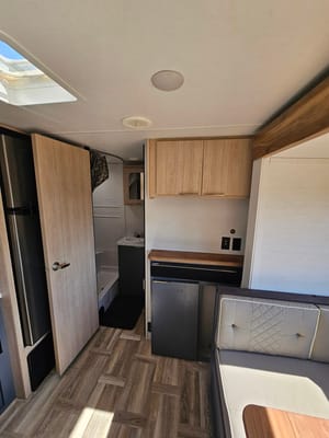 Lindsey's Primetime Tracer LE Ultra Lite Travel Trailer