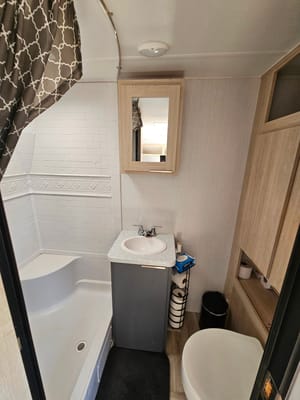 Lindsey's Primetime Tracer LE Ultra Lite Travel Trailer