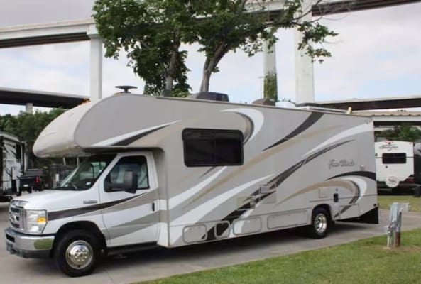 2015 Thor Motor Coach 28F Class C